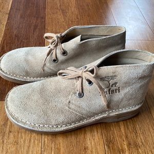 Bata Safari leather chukka boots mens size 9.